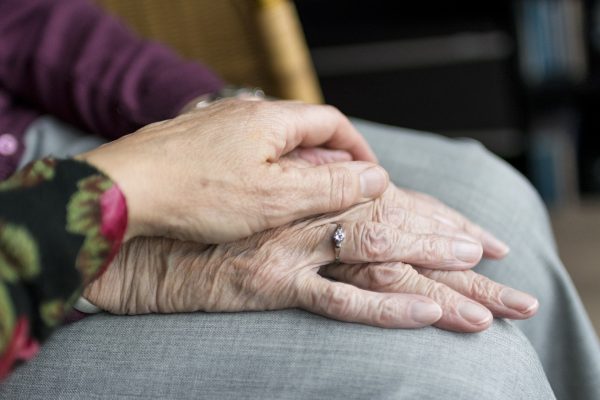 hands-ga077a4415_1920